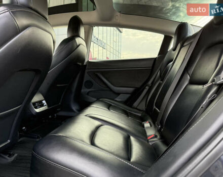 Серый Тесла Модель 3, объемом двигателя 0 л и пробегом 76 тыс. км за 20800 $, фото 16 на Automoto.ua