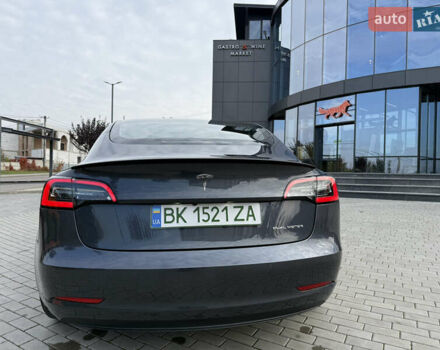 Серый Тесла Модель 3, объемом двигателя 0 л и пробегом 76 тыс. км за 20800 $, фото 6 на Automoto.ua