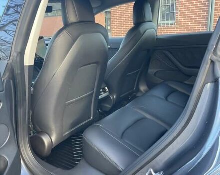 Серый Тесла Модель 3, объемом двигателя 0 л и пробегом 73 тыс. км за 22000 $, фото 44 на Automoto.ua