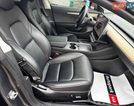 Сірий Тесла Модель 3, об'ємом двигуна 0 л та пробігом 69 тис. км за 25990 $, фото 18 на Automoto.ua