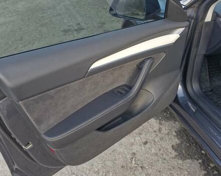 Серый Тесла Модель 3, объемом двигателя 0 л и пробегом 18 тыс. км за 23000 $, фото 10 на Automoto.ua