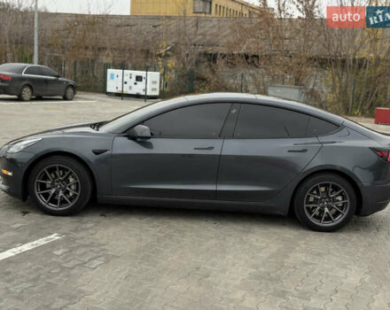 Серый Тесла Модель 3, объемом двигателя 0 л и пробегом 31 тыс. км за 23200 $, фото 7 на Automoto.ua