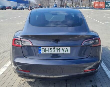 Серый Тесла Модель 3, объемом двигателя 0 л и пробегом 17 тыс. км за 23500 $, фото 6 на Automoto.ua