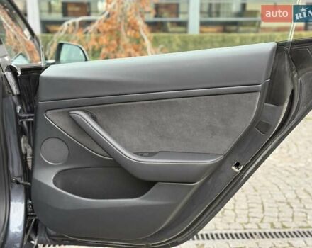 Серый Тесла Модель 3, объемом двигателя 0 л и пробегом 46 тыс. км за 20000 $, фото 82 на Automoto.ua