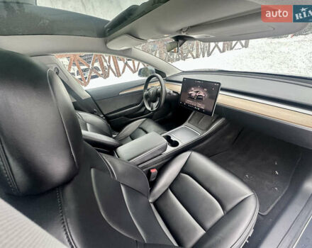 Серый Тесла Модель 3, объемом двигателя 0 л и пробегом 87 тыс. км за 19700 $, фото 14 на Automoto.ua