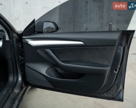 Серый Тесла Модель 3, объемом двигателя 0 л и пробегом 29 тыс. км за 21600 $, фото 20 на Automoto.ua