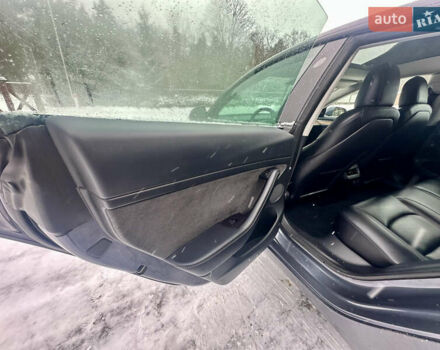 Серый Тесла Модель 3, объемом двигателя 0 л и пробегом 87 тыс. км за 19700 $, фото 19 на Automoto.ua