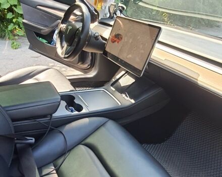 Серый Тесла Модель 3, объемом двигателя 0 л и пробегом 147 тыс. км за 20000 $, фото 2 на Automoto.ua