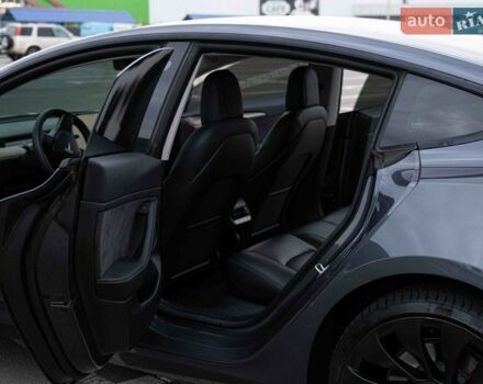 Серый Тесла Модель 3, объемом двигателя 0 л и пробегом 35 тыс. км за 26500 $, фото 19 на Automoto.ua