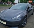 Серый Тесла Модель 3, объемом двигателя 0 л и пробегом 64 тыс. км за 23900 $, фото 1 на Automoto.ua