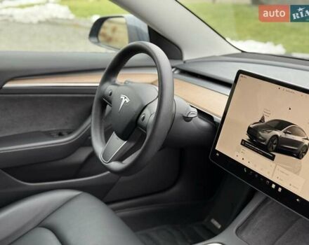 Серый Тесла Модель 3, объемом двигателя 0 л и пробегом 46 тыс. км за 20000 $, фото 93 на Automoto.ua