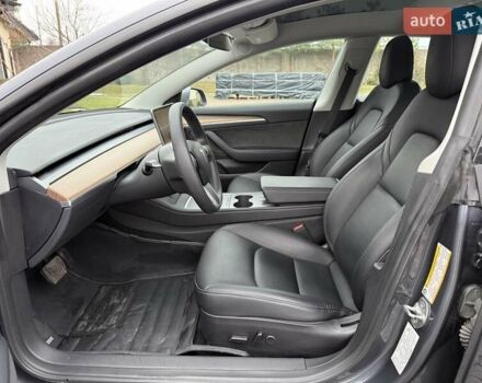 Серый Тесла Модель 3, объемом двигателя 0 л и пробегом 46 тыс. км за 20000 $, фото 71 на Automoto.ua