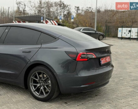 Серый Тесла Модель 3, объемом двигателя 0 л и пробегом 31 тыс. км за 23200 $, фото 10 на Automoto.ua