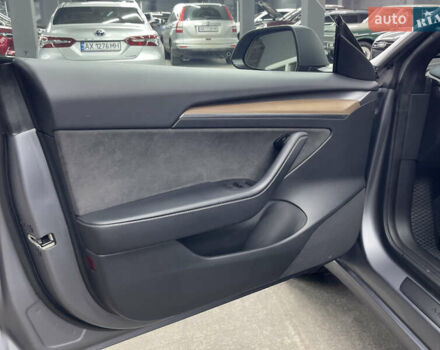 Серый Тесла Модель 3, объемом двигателя 0 л и пробегом 32 тыс. км за 21500 $, фото 8 на Automoto.ua