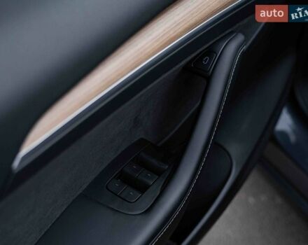 Серый Тесла Модель 3, объемом двигателя 0 л и пробегом 35 тыс. км за 26500 $, фото 29 на Automoto.ua