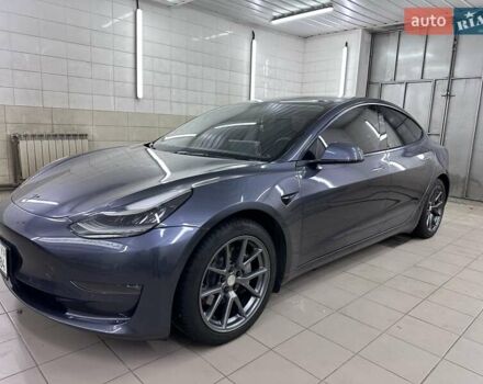 Серый Тесла Модель 3, объемом двигателя 0 л и пробегом 57 тыс. км за 19999 $, фото 2 на Automoto.ua