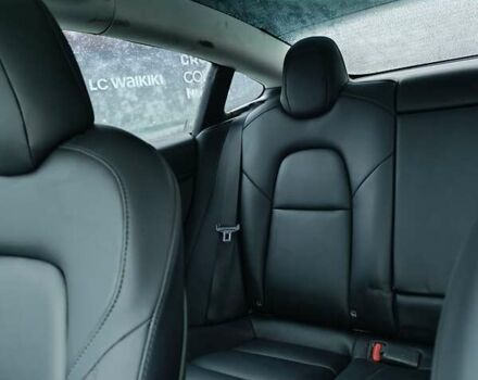 Серый Тесла Модель 3, объемом двигателя 0 л и пробегом 28 тыс. км за 21000 $, фото 16 на Automoto.ua