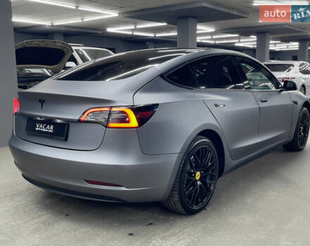 Серый Тесла Модель 3, объемом двигателя 0 л и пробегом 32 тыс. км за 21500 $, фото 4 на Automoto.ua