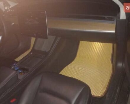 Сірий Тесла Модель 3, об'ємом двигуна 0 л та пробігом 70 тис. км за 25400 $, фото 13 на Automoto.ua