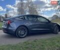 Серый Тесла Модель 3, объемом двигателя 0 л и пробегом 40 тыс. км за 22000 $, фото 13 на Automoto.ua