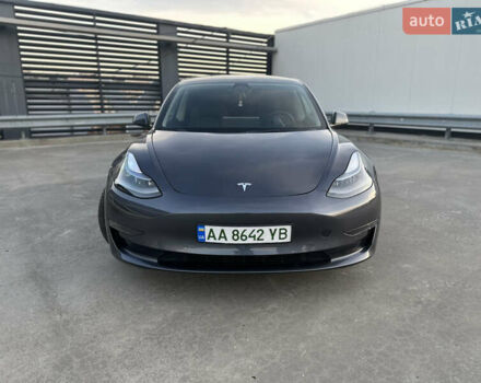 Серый Тесла Модель 3, объемом двигателя 0 л и пробегом 103 тыс. км за 21900 $, фото 3 на Automoto.ua