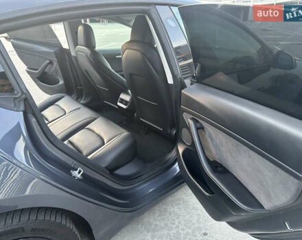 Серый Тесла Модель 3, объемом двигателя 0 л и пробегом 103 тыс. км за 21900 $, фото 18 на Automoto.ua