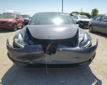 Серый Тесла Модель 3, объемом двигателя 0 л и пробегом 46 тыс. км за 14900 $, фото 4 на Automoto.ua