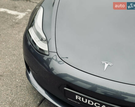 Серый Тесла Модель 3, объемом двигателя 0 л и пробегом 53 тыс. км за 18999 $, фото 7 на Automoto.ua