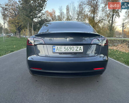 Серый Тесла Модель 3, объемом двигателя 0 л и пробегом 45 тыс. км за 24000 $, фото 3 на Automoto.ua