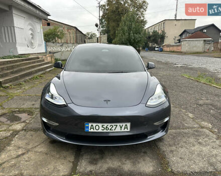 Серый Тесла Модель 3, объемом двигателя 0 л и пробегом 68 тыс. км за 24600 $, фото 3 на Automoto.ua