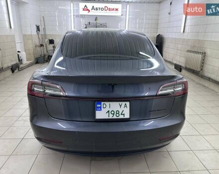 Серый Тесла Модель 3, объемом двигателя 0 л и пробегом 57 тыс. км за 19999 $, фото 15 на Automoto.ua