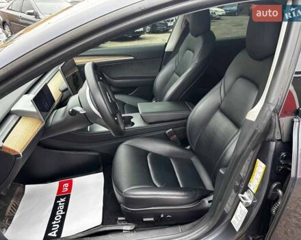 Сірий Тесла Модель 3, об'ємом двигуна 0 л та пробігом 69 тис. км за 25990 $, фото 15 на Automoto.ua