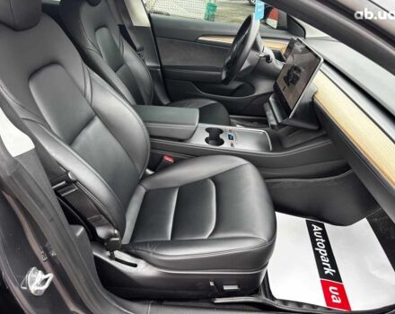 Серый Тесла Модель 3, объемом двигателя 0 л и пробегом 69 тыс. км за 25990 $, фото 17 на Automoto.ua