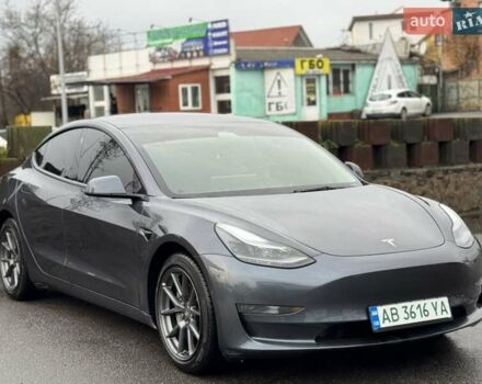 Серый Тесла Модель 3, объемом двигателя 0 л и пробегом 82 тыс. км за 25900 $, фото 4 на Automoto.ua