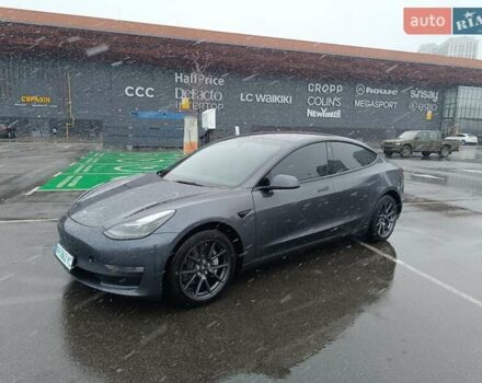 Серый Тесла Модель 3, объемом двигателя 0 л и пробегом 28 тыс. км за 21000 $, фото 5 на Automoto.ua