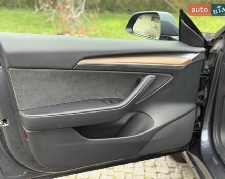 Серый Тесла Модель 3, объемом двигателя 0 л и пробегом 46 тыс. км за 20000 $, фото 67 на Automoto.ua