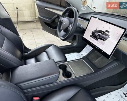 Серый Тесла Модель 3, объемом двигателя 0 л и пробегом 57 тыс. км за 19999 $, фото 25 на Automoto.ua