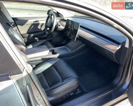 Серый Тесла Модель 3, объемом двигателя 0 л и пробегом 119 тыс. км за 20900 $, фото 7 на Automoto.ua