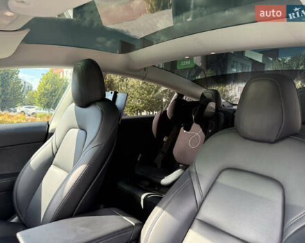 Серый Тесла Модель 3, объемом двигателя 0 л и пробегом 71 тыс. км за 24500 $, фото 12 на Automoto.ua