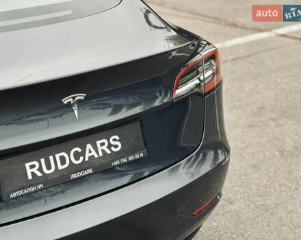 Серый Тесла Модель 3, объемом двигателя 0 л и пробегом 53 тыс. км за 18999 $, фото 17 на Automoto.ua