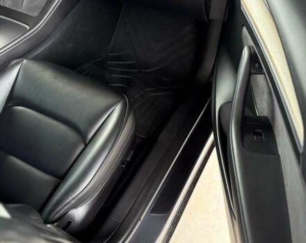 Серый Тесла Модель 3, объемом двигателя 0 л и пробегом 31 тыс. км за 21500 $, фото 20 на Automoto.ua