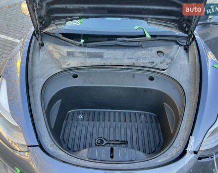 Сірий Тесла Модель 3, об'ємом двигуна 0 л та пробігом 81 тис. км за 18555 $, фото 28 на Automoto.ua