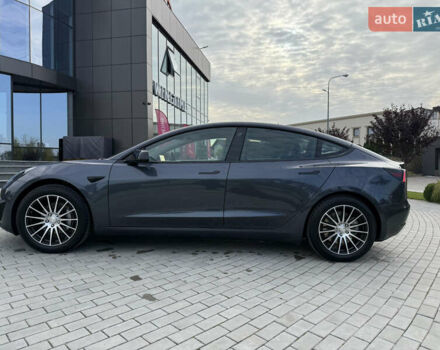 Серый Тесла Модель 3, объемом двигателя 0 л и пробегом 76 тыс. км за 20800 $, фото 11 на Automoto.ua