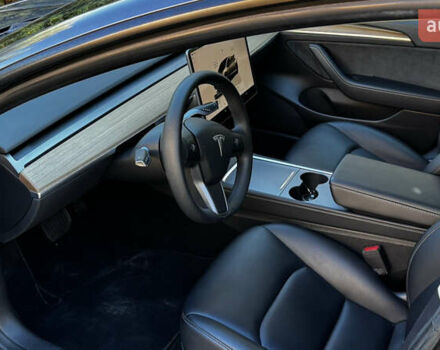 Тесла Модель 3 2022 у Чернівцях на Automoto.ua Сірий Тесла Модель 3, об'ємом двигуна 0 л та пробігом 107 тис. км за 18700 $, фото 14 на Automoto.ua