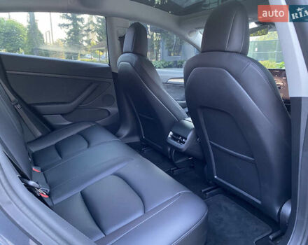 Сірий Тесла Модель 3, об'ємом двигуна 0 л та пробігом 53 тис. км за 22000 $, фото 8 на Automoto.ua