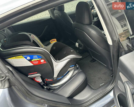 Серый Тесла Модель 3, объемом двигателя 0 л и пробегом 68 тыс. км за 24600 $, фото 33 на Automoto.ua