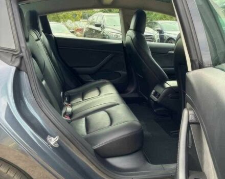 Серый Тесла Модель 3, объемом двигателя 0 л и пробегом 18 тыс. км за 14000 $, фото 9 на Automoto.ua