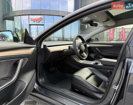 Сірий Тесла Модель 3, об'ємом двигуна 0 л та пробігом 75 тис. км за 19300 $, фото 22 на Automoto.ua