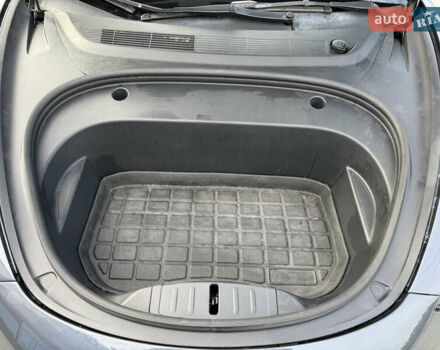 Сірий Тесла Модель 3, об'ємом двигуна 0 л та пробігом 75 тис. км за 19300 $, фото 29 на Automoto.ua