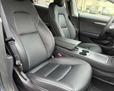 Серый Тесла Модель 3, объемом двигателя 0 л и пробегом 46 тыс. км за 20000 $, фото 92 на Automoto.ua